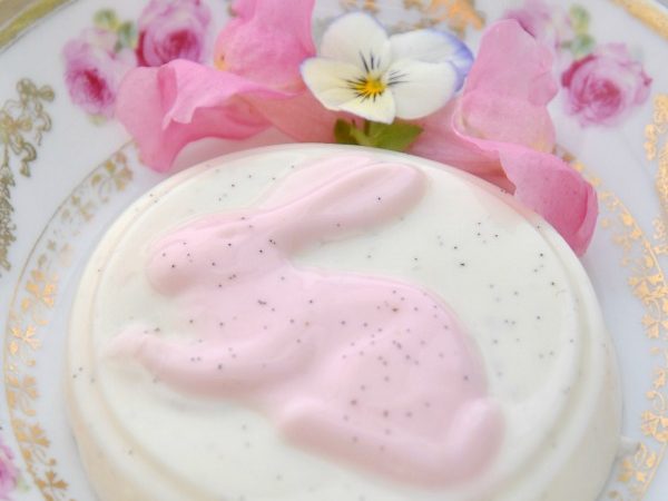 Vanilla Bean Bunny Panna Cotta for a Spring Tea